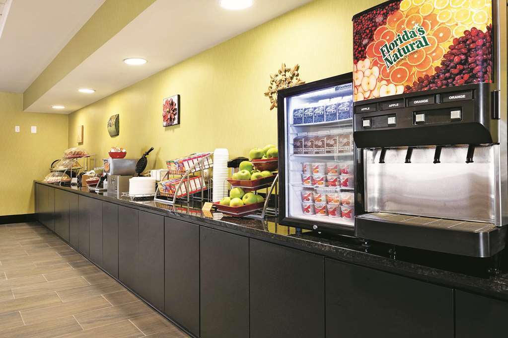 Holiday Inn Express St. Louis Arpt - Maryland Hgts, An Ihg Hotel Maryland Heights Facilities photo