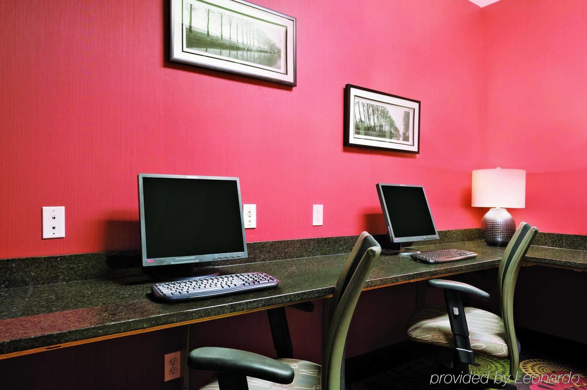 Holiday Inn Express St. Louis Arpt - Maryland Hgts, An Ihg Hotel Maryland Heights Exterior photo